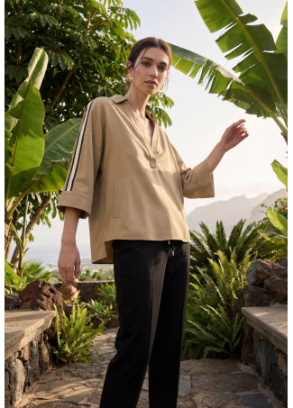 Bluse mit V-Ausschnitt Offen