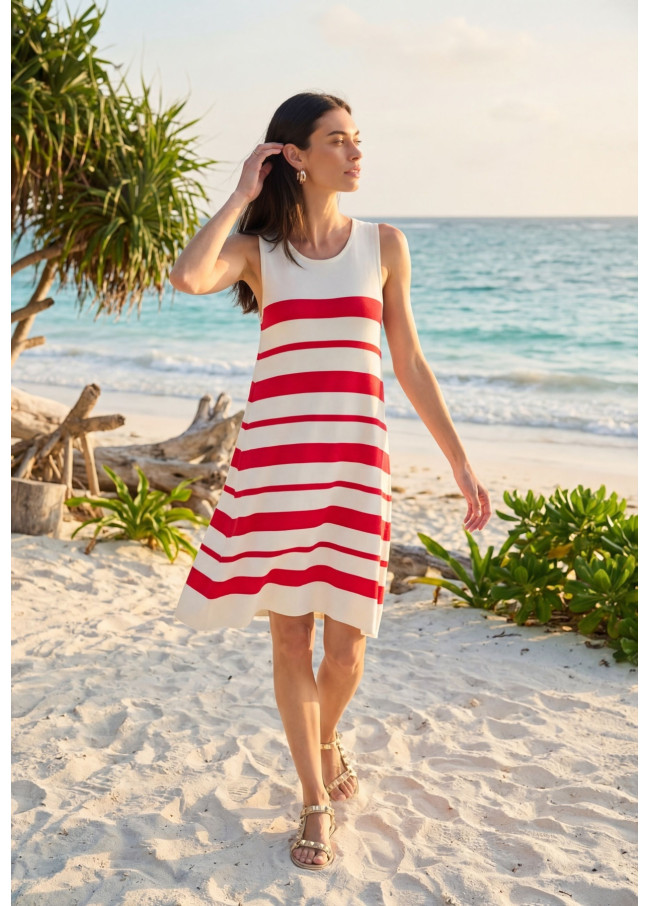 Robe en maille courte à larges bretelles évasée...