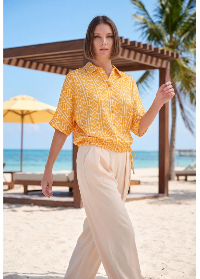 Chemise satinée à manches tombantes avec...