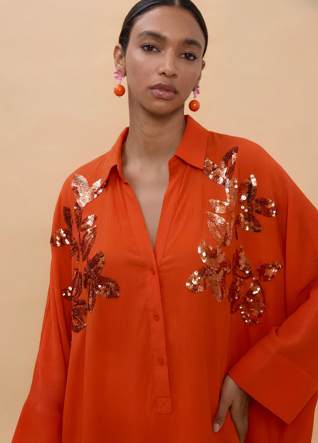 Camicia oversize con dettagli tono su tono