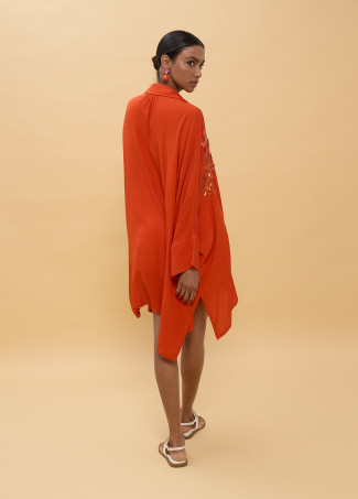 Camicia oversize con dettagli tono su tono