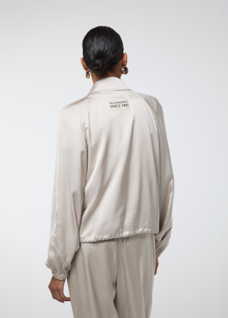 Sandfarbene Satin-Bomberjacke