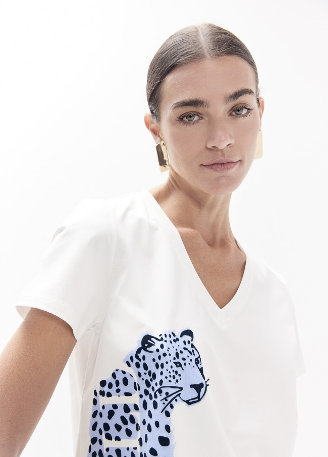 V-neck T-shirt with side slits and side...