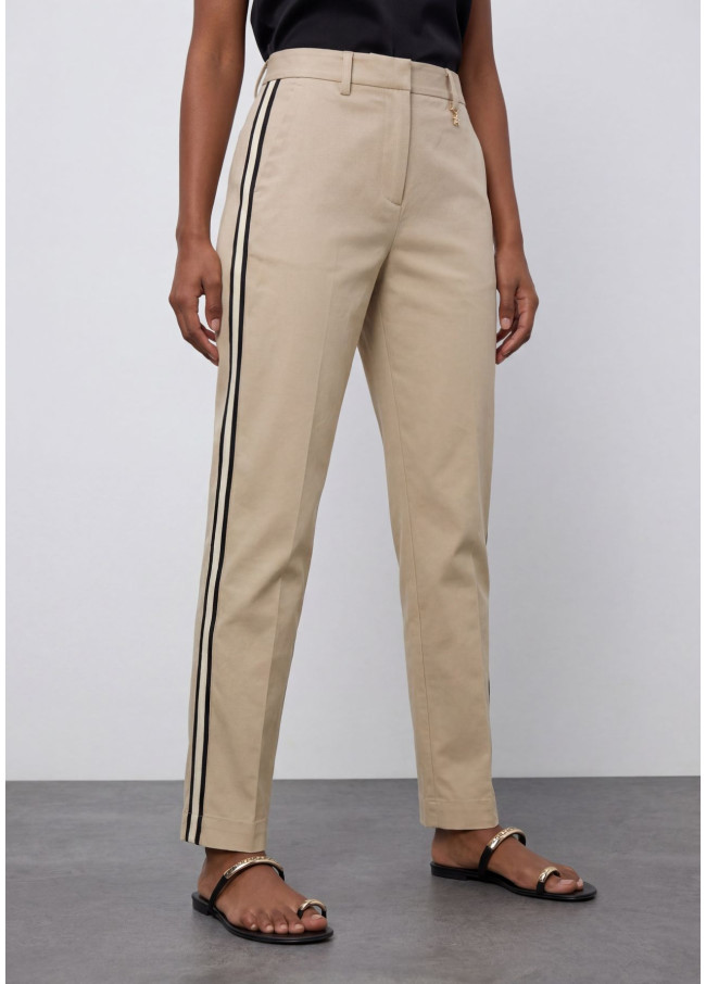 Pantalon droit avec bandes latérales rayées