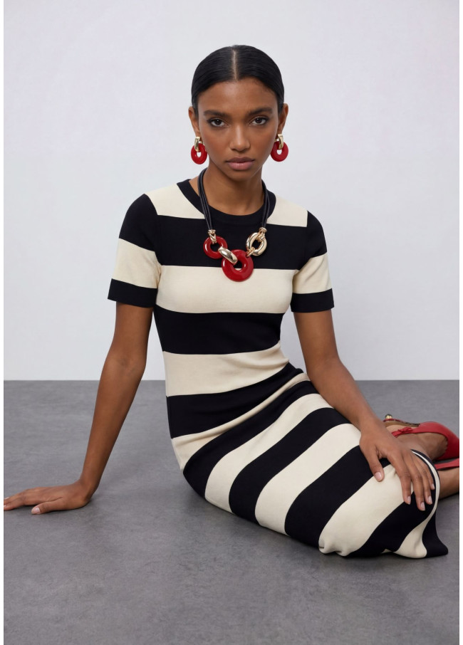 Bicolor Gestreiftes Strickkleid