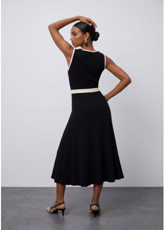 Contrast V-Neck Midi Dress