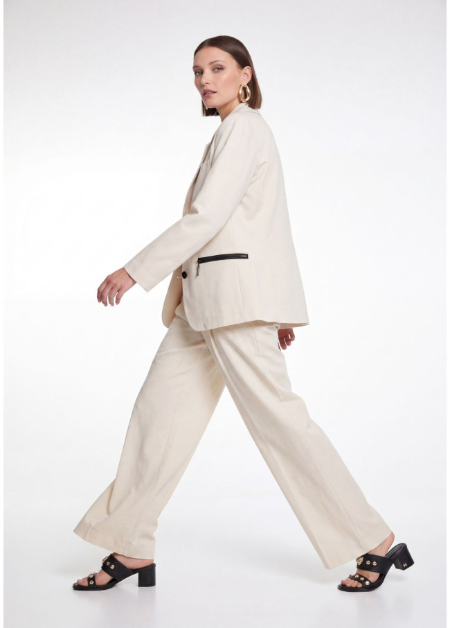 Blazer Attillato con Tasche a Zip Laccate