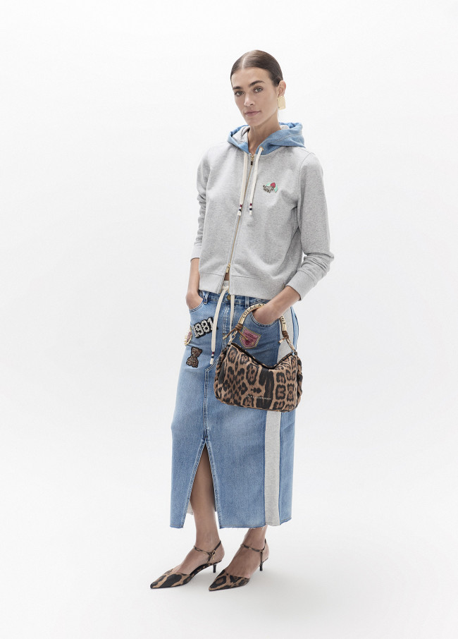 Falda denim con parches