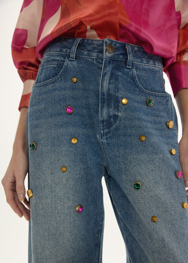 Gerades Denim mit Farbigen Nieten