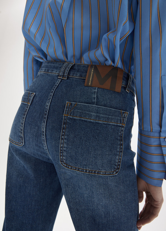 Jeans fit recto con bolsillos delanteros