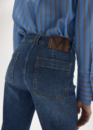 Jeans fit recto con bolsillos delanteros