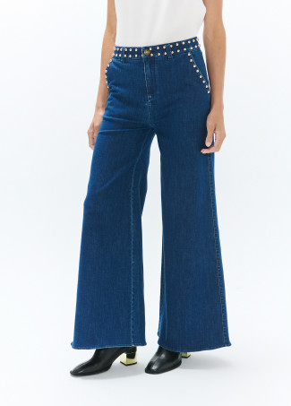 Jean flare avec clous à la taille et poches avant
