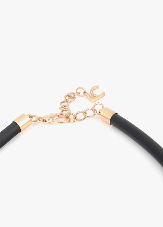 Short Rubber Necklace with Leopard Head Medallion