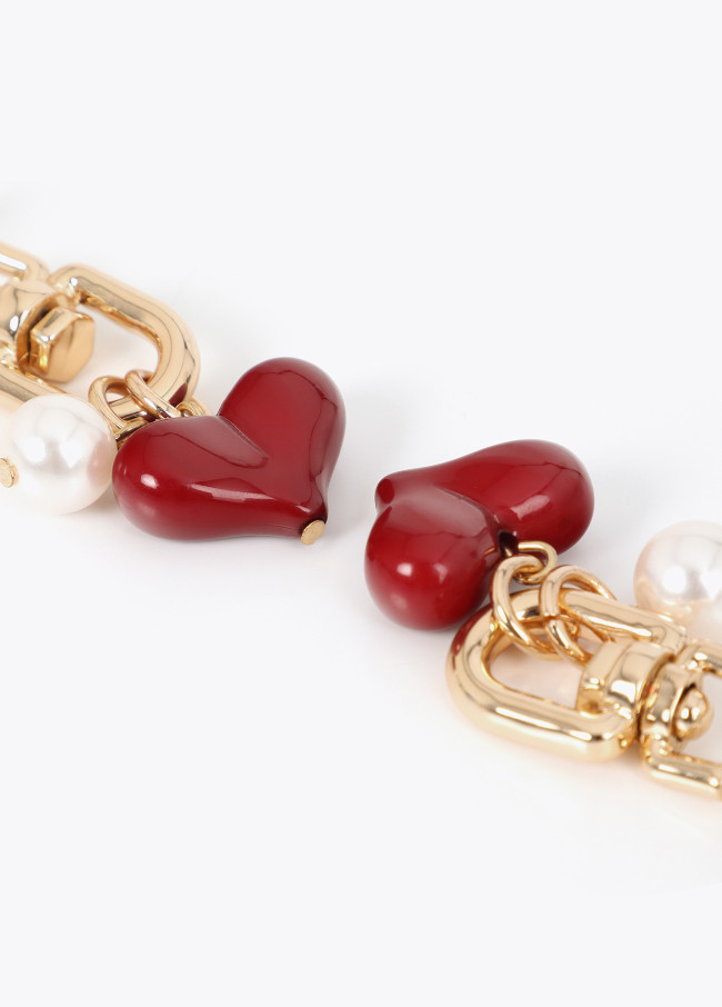Pendiente con charms corazón