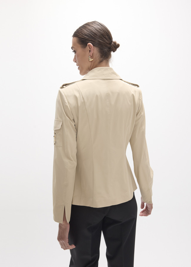 Blazer curto com bolsos de patch tafetá técnico