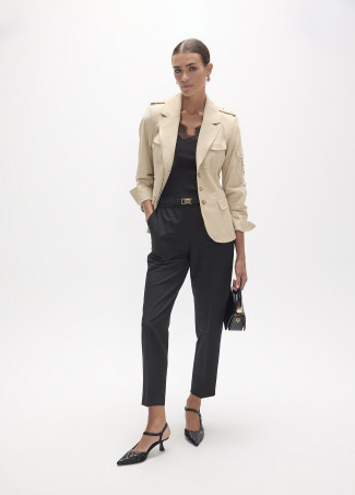 Veste courte avec poches plaquées en taffetas technique