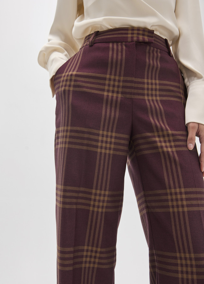 Pantalón largo recto de cuadros