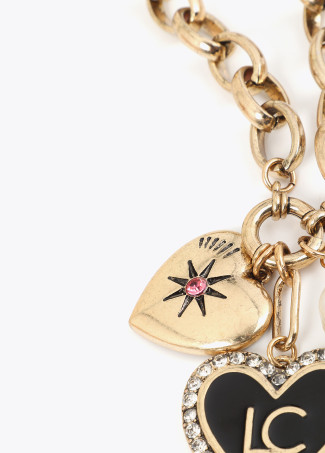 Collar con charms de corazones