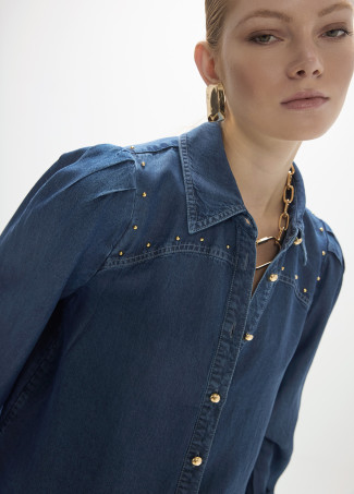 Camisa tejana con bolitas doradas