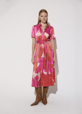 Großes Rotes Blumenkleid