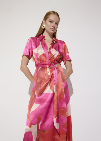 Großes Rotes Blumenkleid