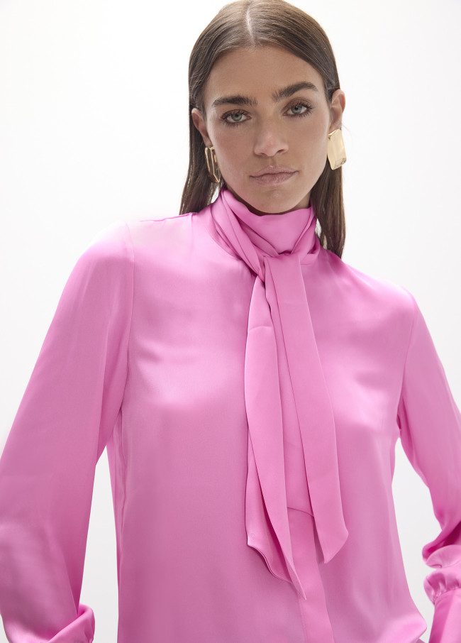 Chemisier fluide à nœud rose