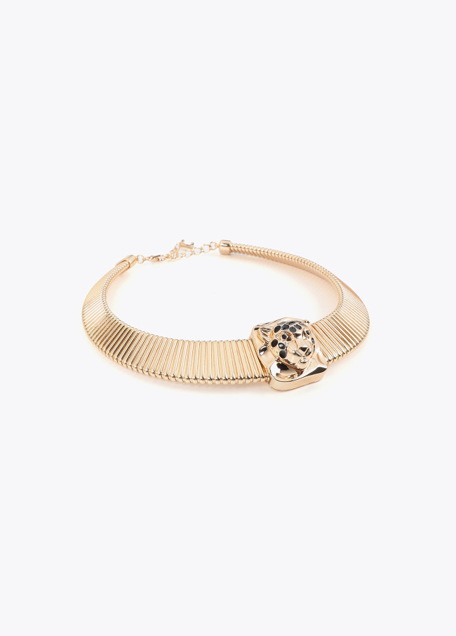 Collar efecto malla y medallón leopardo