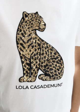 Rundhals-Shirt mit Seitenschlitzen und Pailletten-Leopard