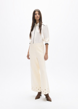 Calças com Ilhós na Barra