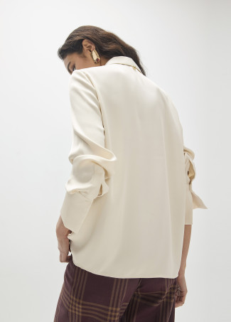 Regular Shirt with Chain Monogram Scarf Collar