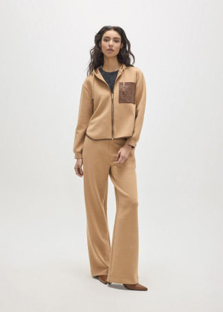 Offene Sweatjacke mit Ledereffekt-Tasche und Maxi-Patch