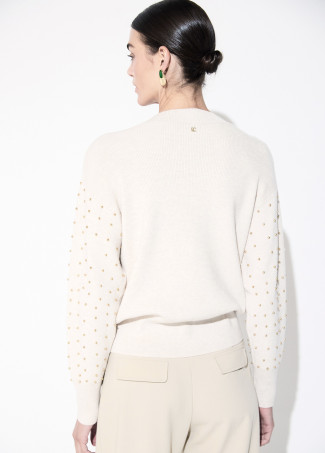 Pullover mit Metallperlen