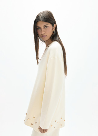 Pullover mit Ösen
