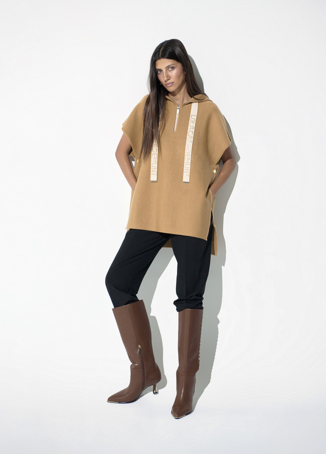 Capa tricot color camel