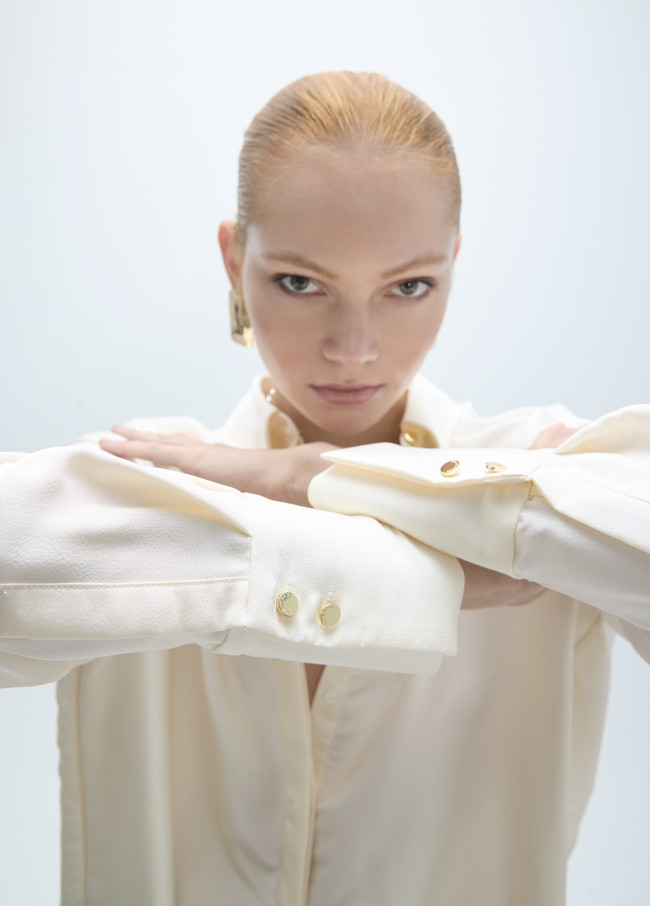 Regular Shirt with Shirt Collar and Pleated Back