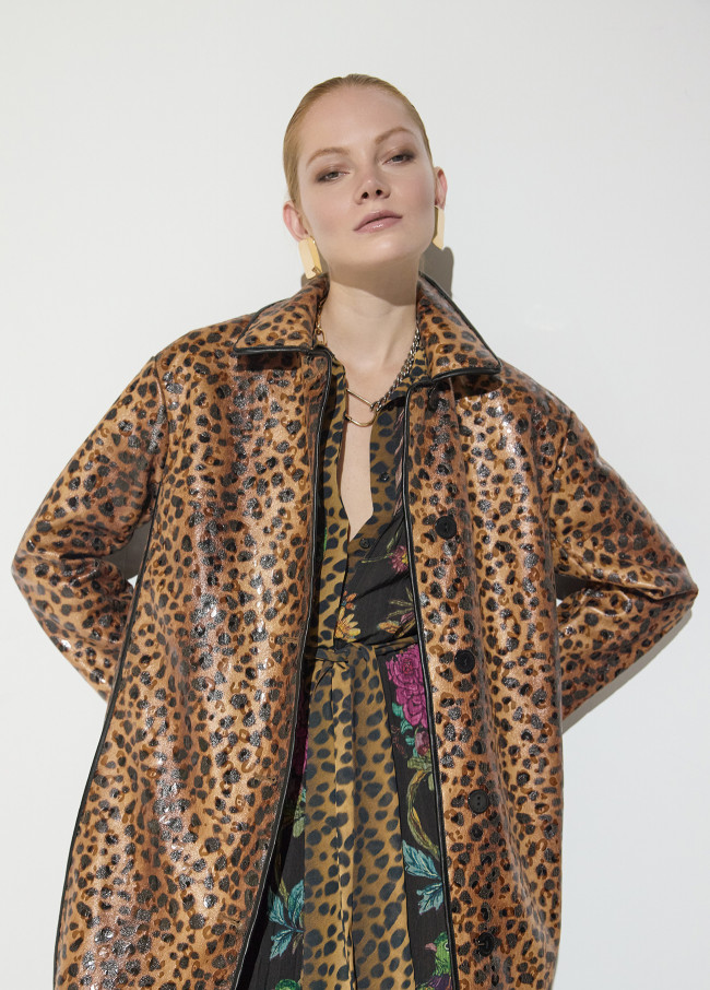 Casaco estampado leopardo com vivos