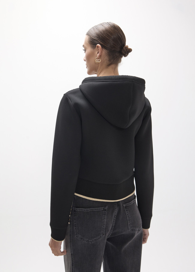 Sudadera negra con lentejuelas