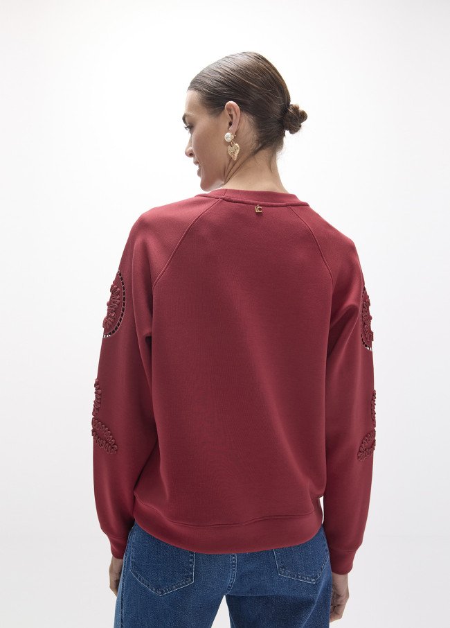 Sudadera con bordado floral