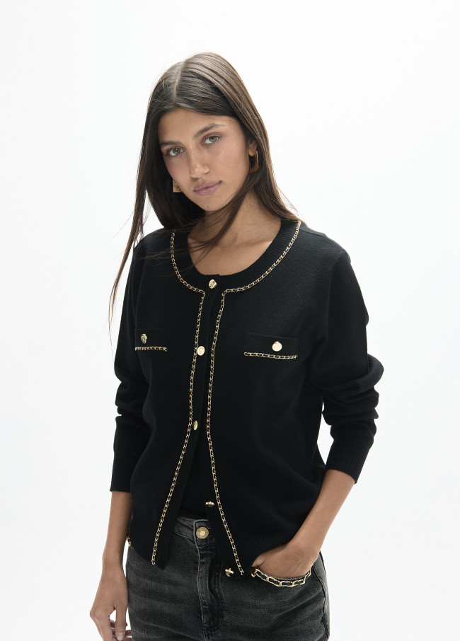 Cardigan negro con cadena