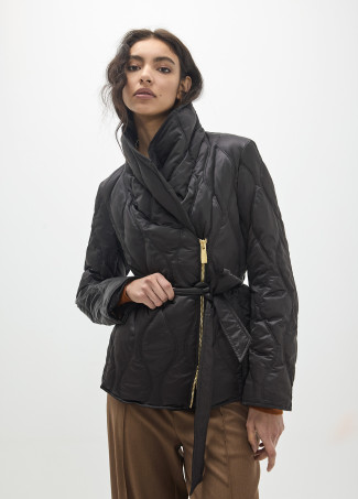 Anorak corto acolchado con cinturón
