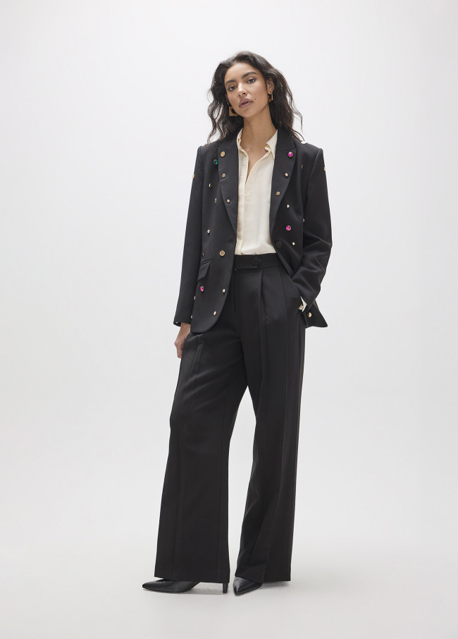 Blazer aderente con borchie