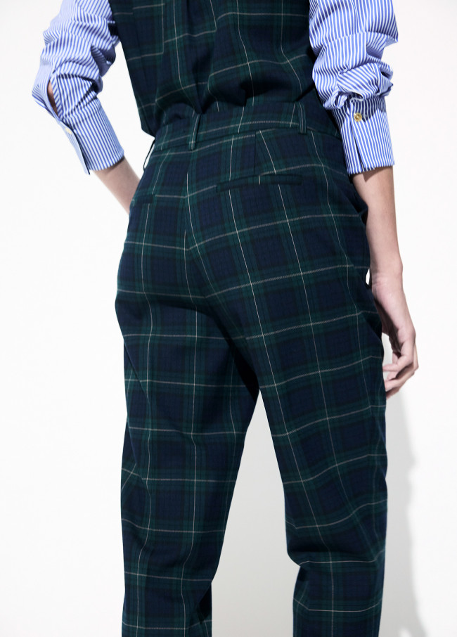 Pantalon ajusté à carreaux écossais