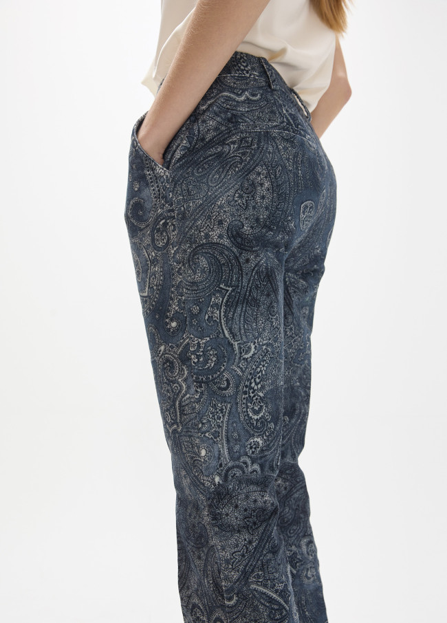 Pantalón micro pana estampado