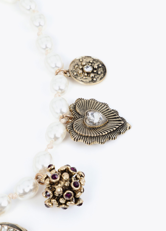 Collier court perles multi charms