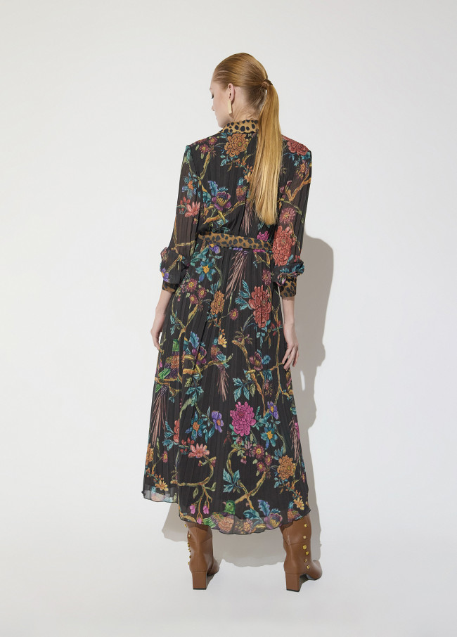 Vestido midi plisado y estampado
