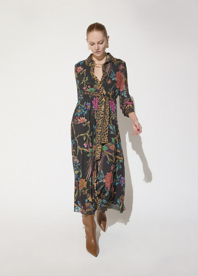 Vestido midi plisado y estampado