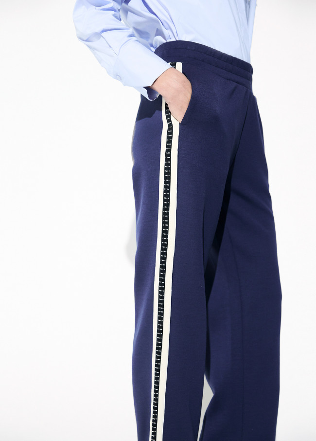 Pantalón jogger con strass azul