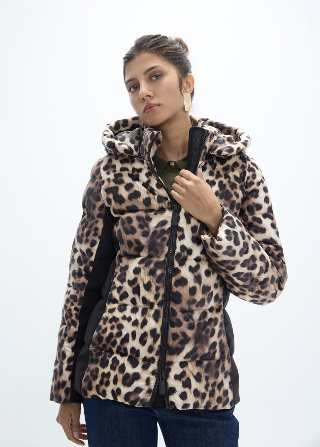 Anorak ajustado estampa de leopardo