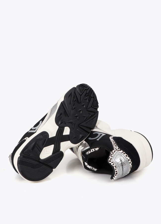 Deportiva con suela tipo running
