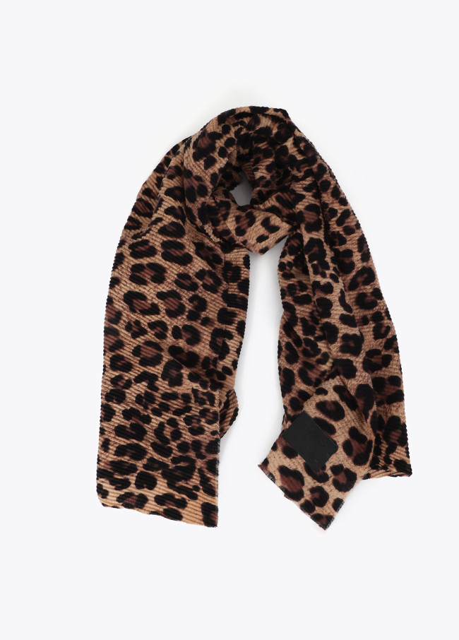 Fular plisado animal print